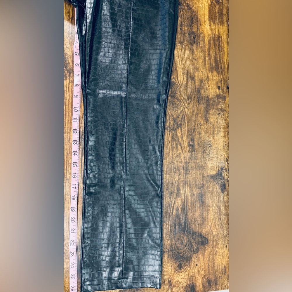 Bardot croc vegan leather pant in croc black-Size 2 NWOT - Picture 7 of 10